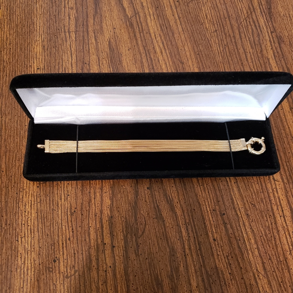 Gorgeous real 14k YG cuff braclet, over 14 grams.